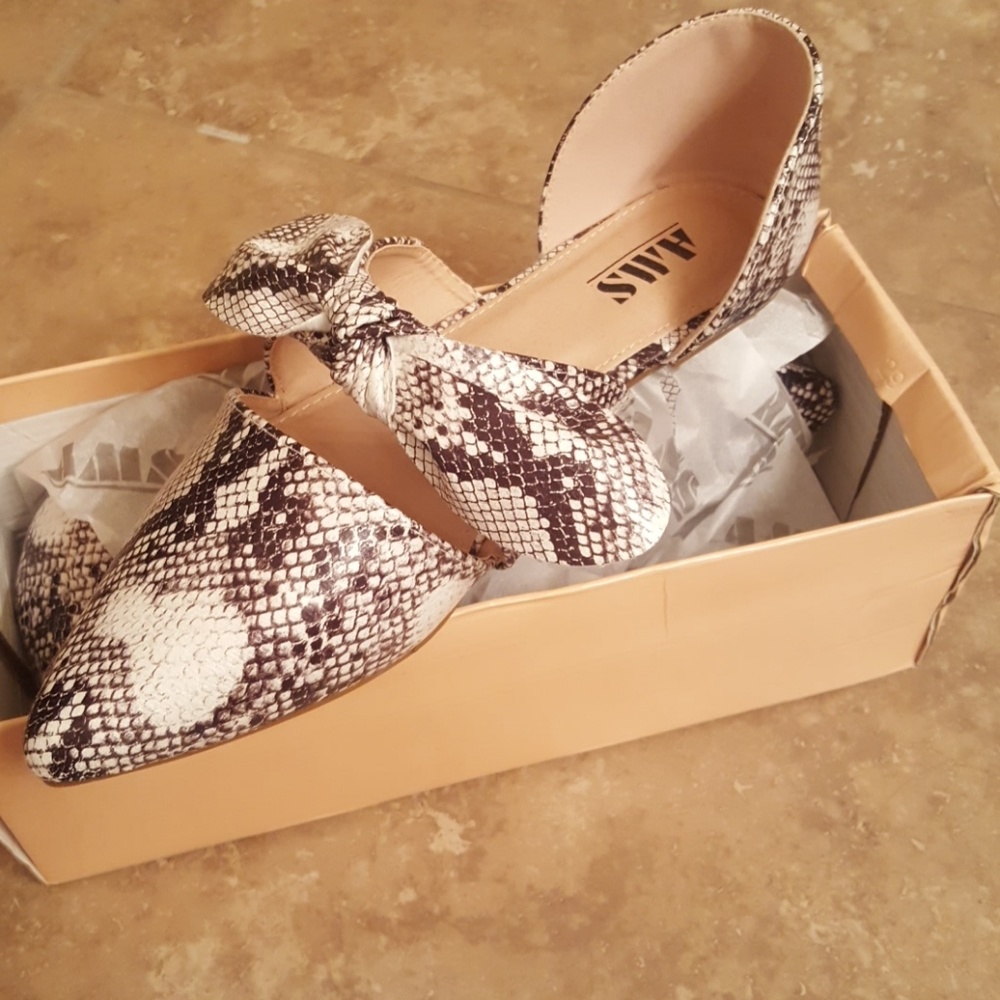 Dress flats